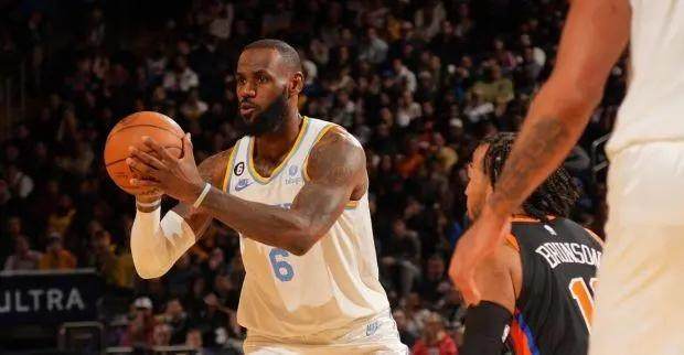 九游中国站-拒绝里程悲！詹姆斯再取三双助湖人攻陷麦迪逊花园